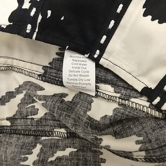 CAbi 4 Abstract Floral A-Line Cotton Skirt - Picture 5 of 5